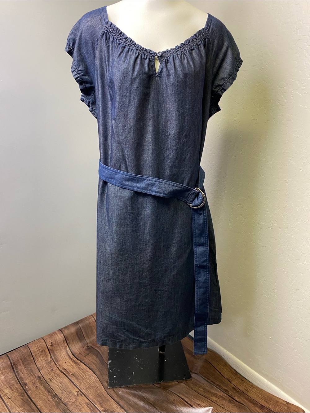 Liz Claiborne light weight denim shift dress short sleeve